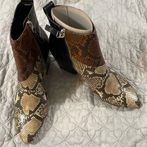 Dolce Vita Black/ multi snake print leather booties SZ 9